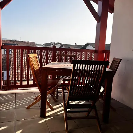 Апартаменти A 10mn Du Centre A Pied *