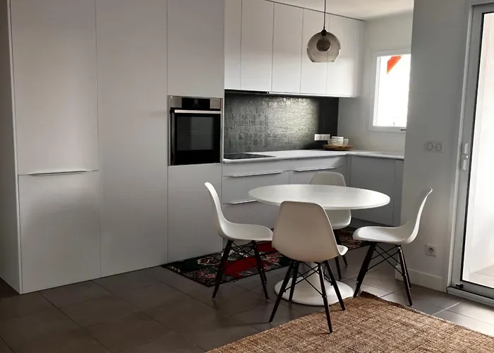 Апартаменти A 10mn Du Centre A Pied *